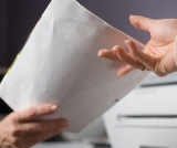 Citação de fiador não interrompe prescrição em relação ao devedor principal