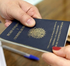 Loja da Ellus em BH é condenada por reter carteira de trabalho por quatro meses