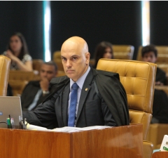 STF suspende benefício a deputados que se aposentaram com até oito anos de contribuição