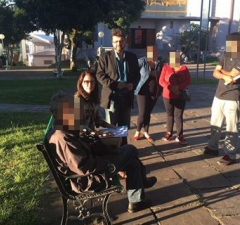 Juíza realiza audiência com idoso em praça de Bento Gonçalves