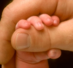 Plano de saúde deve indenizar paciente que teve parto pelo SUS