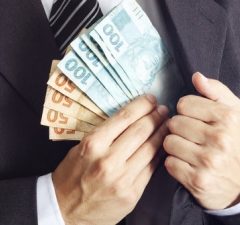 Ex-funcionário terceirizado da Caixa é condenado por desvio de conta do FGTS