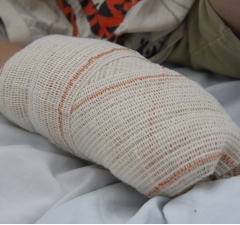 Caixa é condenada a indenizar criança por danos devido a acidente dentro de agência