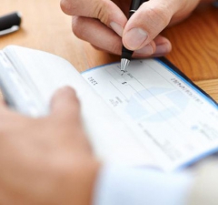 Caixa e Sicoob não têm responsabilidade de conferir assinaturas de cheque endossado