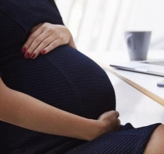 Empresa que não reintegrou gestante é condenada por dano moral