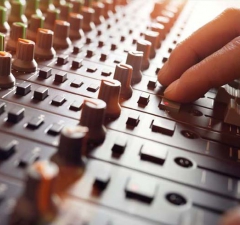 Operador de áudio sem registro profissional consegue enquadramento como radialista