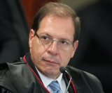 TSE suspende propaganda que relaciona Bolsonaro à tortura