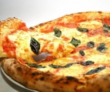 Justiça gaúcha condena pizzaria que vendeu a comida com parafuso