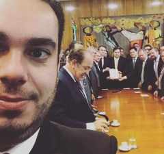 Reforma da Previdência vai acabar com aposentadoria de políticos