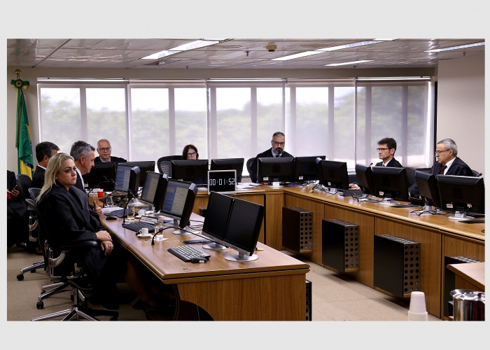 TRF4 nega embargos infringentes de Zé Dirceu