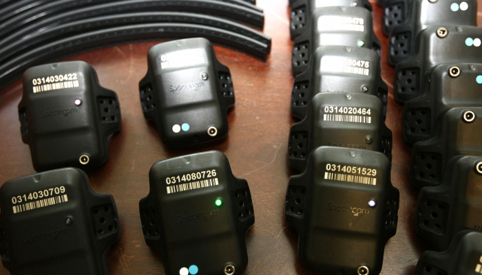 Até que enfim! Presos terão que pagar por tornozeleiras no Paraná