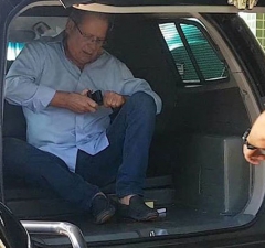 TRF4 manda corrupto Zé Dirceu para a cadeia. Penas somam 39 anos