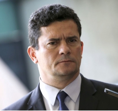 Corregedor arquiva processo contra Moro