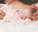 Maternidade é condenada por troca de bebês