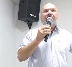 Vereador denuncia concurso duvidoso e polpudo salário da ex-primeira-dama