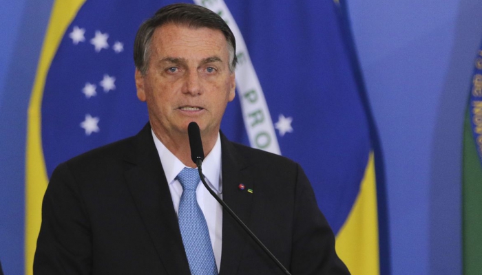 Bolsonaro veta fundo eleitoral de R$ 5,7 bilhões para 2022