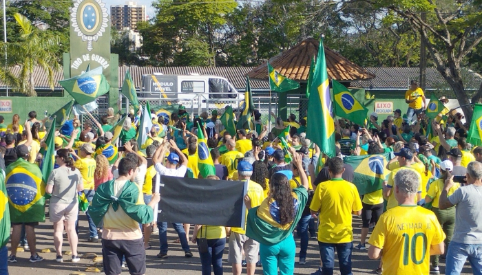 Tenda principal no TG de Umuarama é desmontada, mas orações e atos de civismo continuam