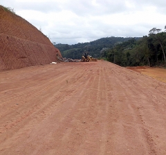 Empreiteira deve reparar danos ambientais nas margens da GO-080